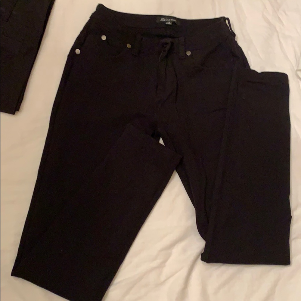 Black stretchy skinny jeans
